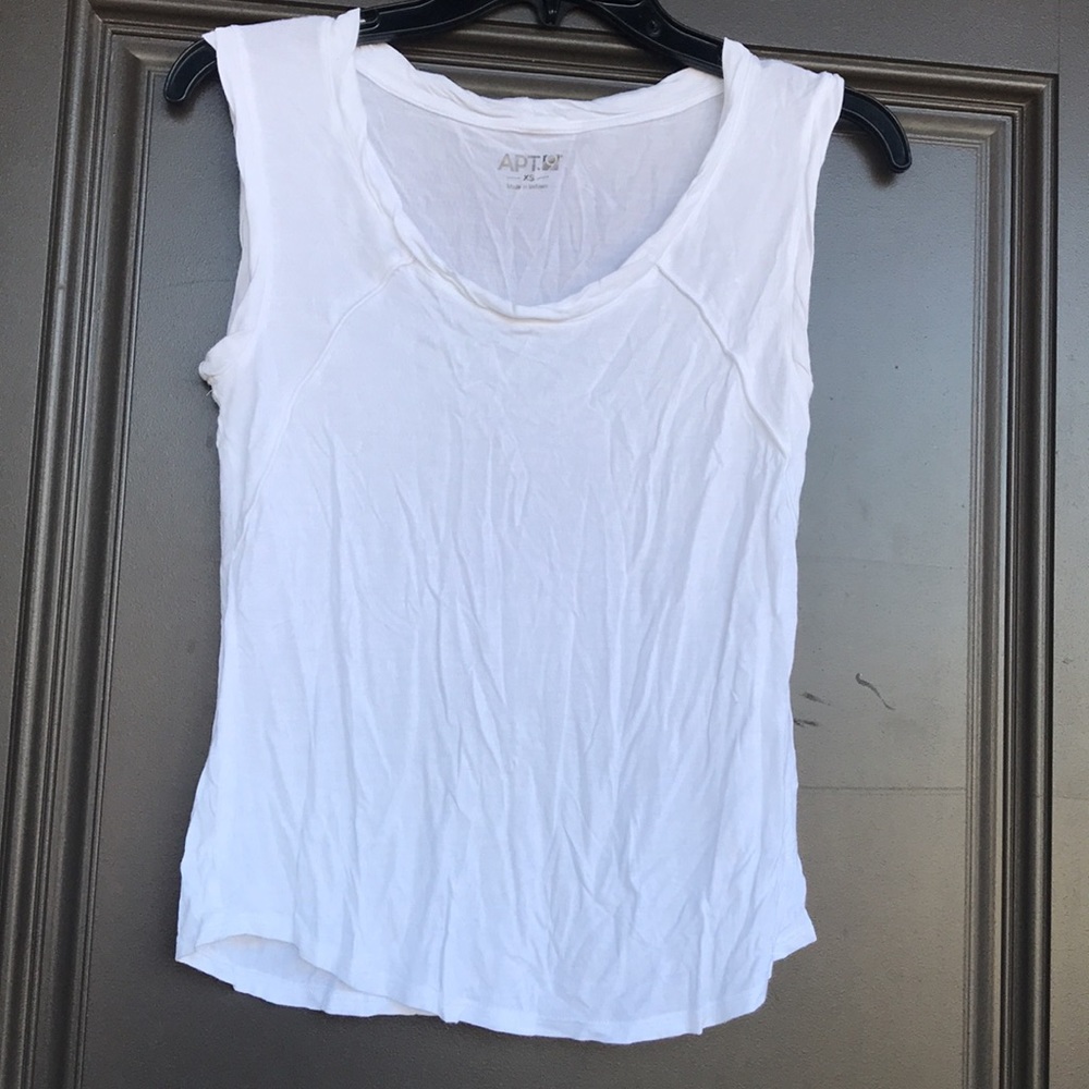 APT 9 White T-shirt size xs